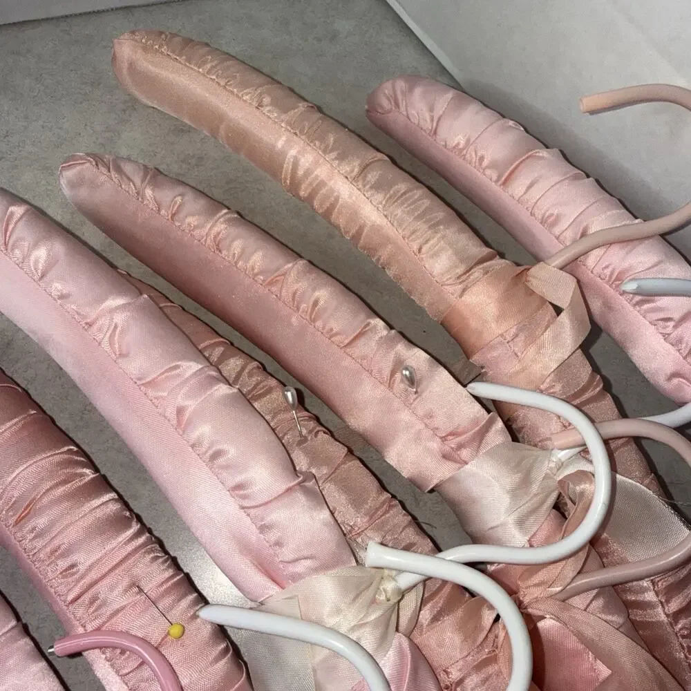 Vintage Hangers Satin Padded Boudoir Boutique Closet Set of 20 Fancy Pink Purple